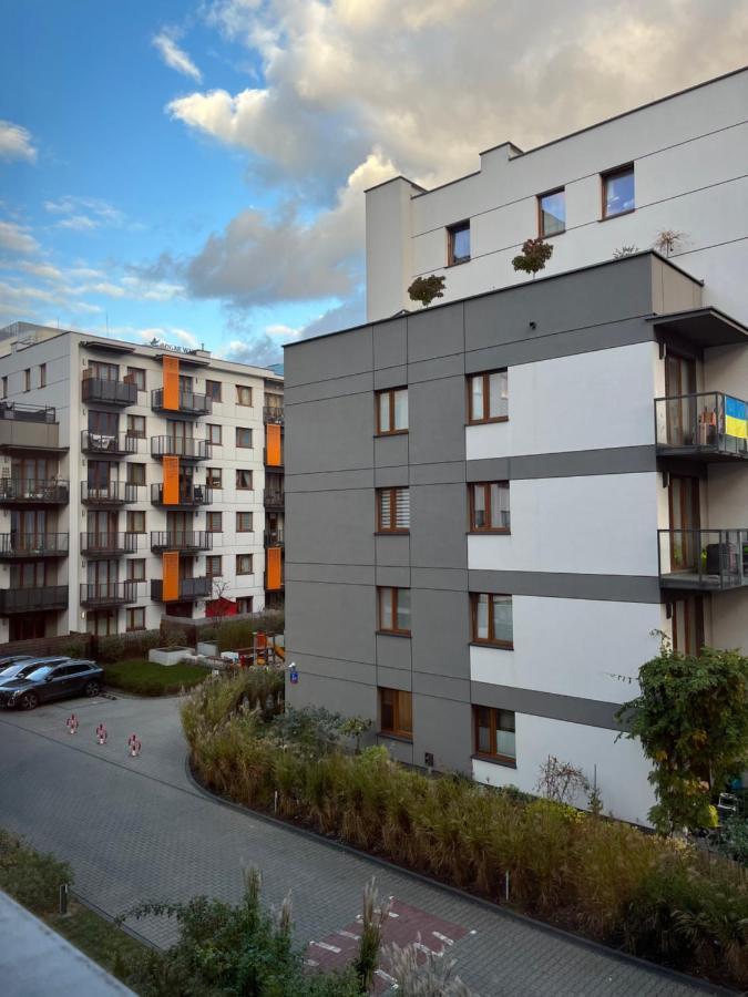 Cybernetyki2 Street Inn Near Airport Varsó Kültér fotó